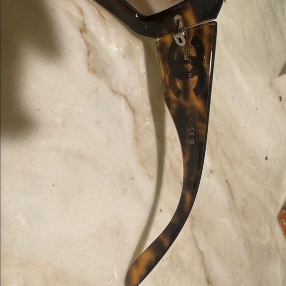 Chanel Sunglasses. - Picture 7 of 7